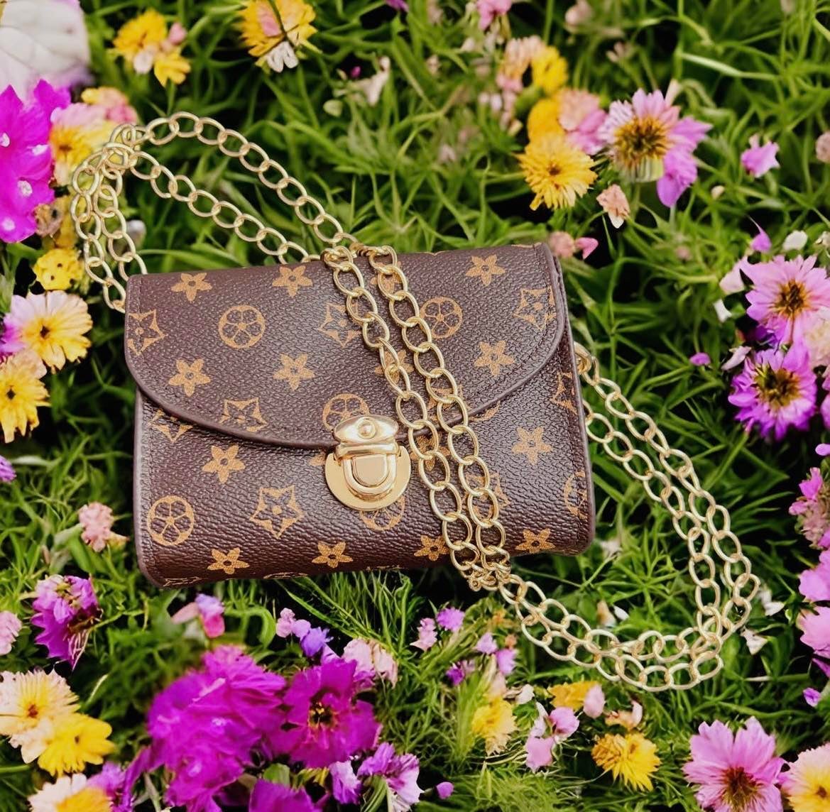 Louis vuitton purse with chain strap shop